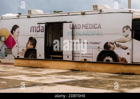 Mexikanische Mobile Gesundheit Screening-Einheit. Öffentliches Gesundheitswesen in Mexiko. Stockfoto