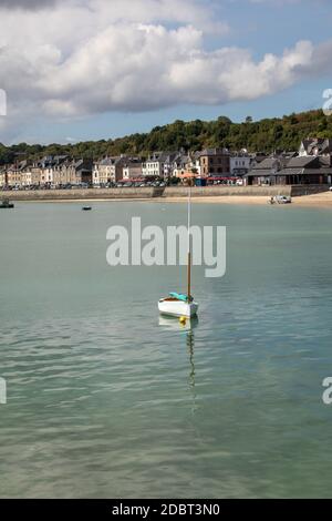 Cancale, Frankreich - 15. September 2018: Cancale, Fischerhafen und die berühmten Austern Produktion Stadt am westlichen Ende der Bucht von Mont Saint-Mic Stockfoto