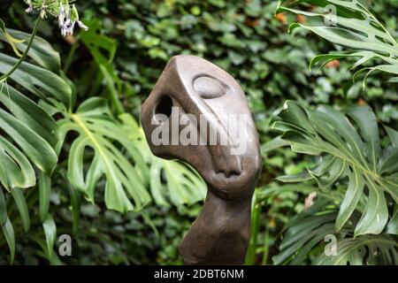 Afrikanische zeitgenössische Kunst im Monte Palace Tropican Garden in Funchal, Madeira, Portugal Stockfoto