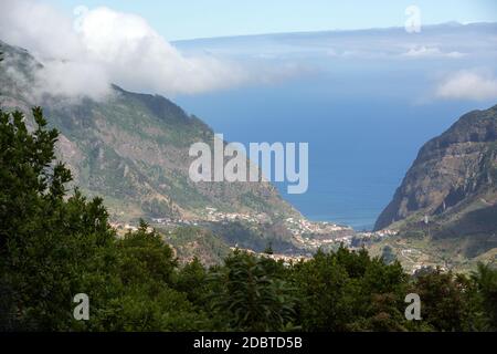 Blick auf die Nordküste rund um Sao Vincente, Madeira, Portugal, Stockfoto