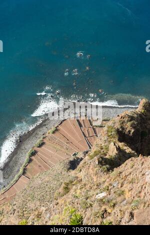 Die Felswand von Cabo Girao, direkt vom Aussichtspunkt aus gesehen. Madeira. Portugal Stockfoto