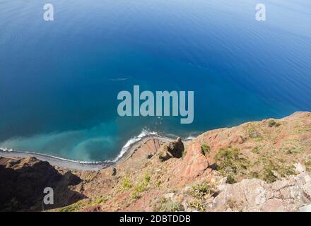 Die Felswand von Cabo Girao, direkt vom Aussichtspunkt aus gesehen. Madeira. Portugal Stockfoto