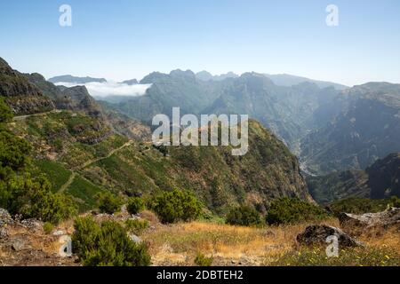 Sehen Sie sich den Pass Boca da Encumeada auf Madeira an. Portugal Stockfoto