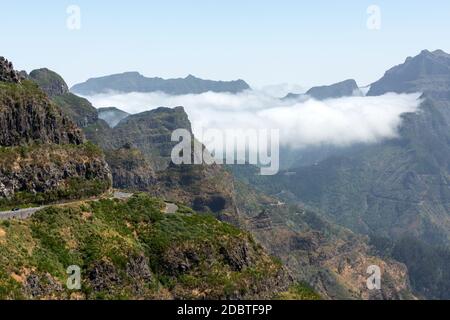 Sehen Sie sich den Pass Boca da Encumeada auf Madeira an. Portugal Stockfoto