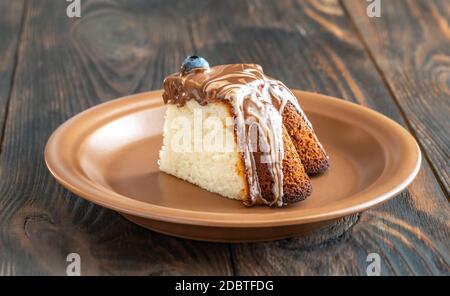 Zitronenkuchen mit Schokoladenüberzug Stockfoto