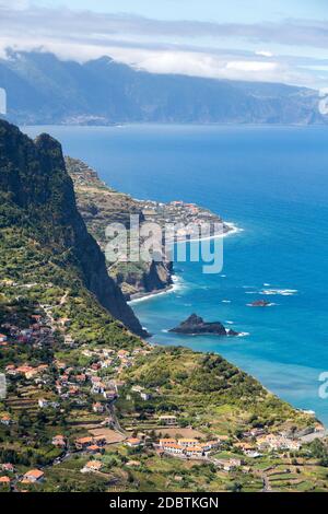 Aussichtspunkt über der Nordküste von Madeira, Portugal Stockfoto