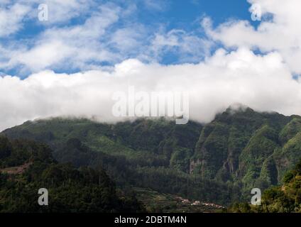 Blick auf die Nordküste rund um Sao Vincente, Madeira, Portugal, Stockfoto