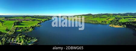 Der Rottachsee bei Sulzberg ist ein Stausee Stockfoto