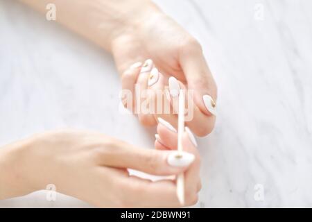 Frau Hände Mit Nägel Kunst Stockfoto