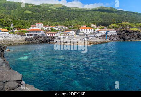 Blick auf das Dorf Urzelina, in der Insel Sao Jorge, Azoren. Portugal Stockfoto