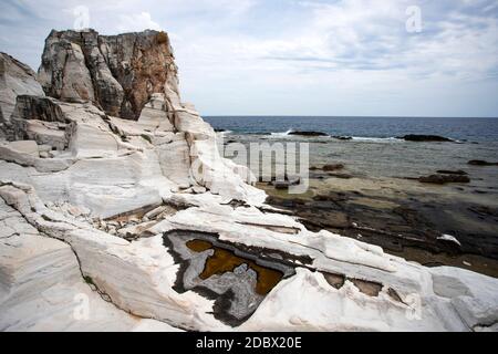 Marmorblöcken im Meer auf Aliki, Insel Thassos, Griechenland Stockfoto