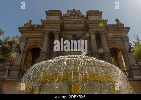 Neptun-Brunnen auf der Terrasse des Santa Lucia-Hügels in Santiago, Chile Stockfoto