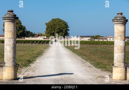 Margaux, Frankreich - 11. September 2018: die Straße Eingang zum Château Rauzan Segla - in Margaux, für die Herstellung von ausgezeichneten Weine bekannt. Bordeaux Region, Frankreich Stockfoto