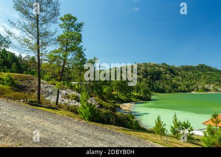Berühmter schwefelhaltiger See - danau Linow, Nord sulawesi indonesien. Querformat Stockfoto