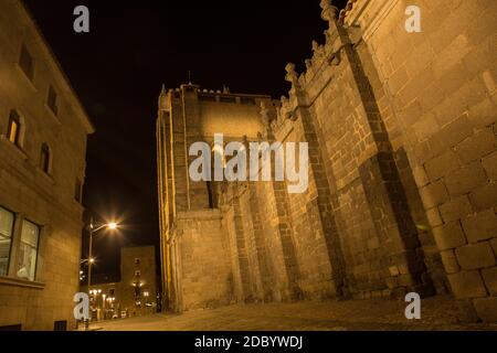 Nachtaufnahme des berühmten Avila Kathedrale, Castilla y Leon, Spanien. Stockfoto