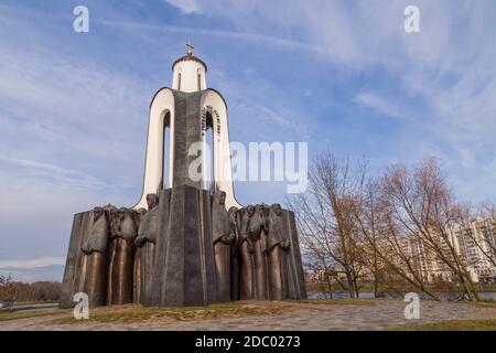 Minsk, Weißrussland - November 26, 2019: Denkmal auf der Insel der Tränen. Denkmal für die Gefallenen der Afghanistan-krieg der Roten Armee. Stockfoto