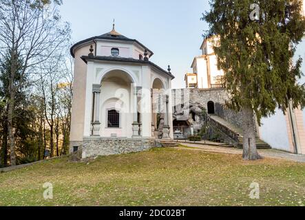 Heilige Berg Kalvarienberg von Domodossola, ist ein römisch-katholisches Heiligtum auf dem Mattarella Hügel, Piemont, Italien Stockfoto