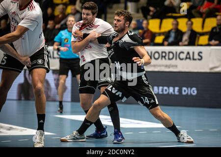 Silkeborg, Dänemark. November 2020. Alexander Lynggaard (14) von Bjerringbro-Silkeborg im Danish Men's Handball League Match zwischen Bjerringbro-Silkeborg und Fredericia Handball in der JYSK Arena in Silkeborg. (Foto Kredit: Gonzales Foto/Alamy Live News Stockfoto