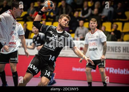 Silkeborg, Dänemark. November 2020. Alexander Lynggaard (14) von Bjerringbro-Silkeborg im Danish Men's Handball League Match zwischen Bjerringbro-Silkeborg und Fredericia Handball in der JYSK Arena in Silkeborg. (Foto Kredit: Gonzales Foto/Alamy Live News Stockfoto