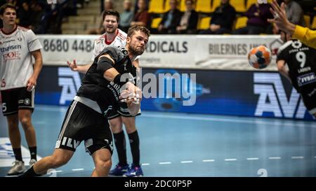 Silkeborg, Dänemark. November 2020. Alexander Lynggaard (14) von Bjerringbro-Silkeborg im Danish Men's Handball League Match zwischen Bjerringbro-Silkeborg und Fredericia Handball in der JYSK Arena in Silkeborg. (Foto Kredit: Gonzales Foto/Alamy Live News Stockfoto