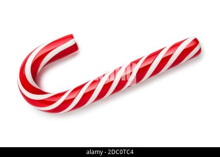 Weiß mit roten Streifen Peppermint Candy Cane. Weihnachtliche Süße auf weißem Hintergrund. Flach liegend, Draufsicht Stockfoto