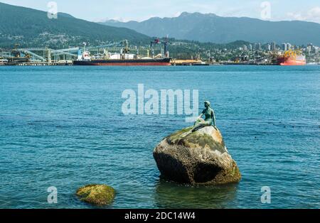 Girl in a Wetsuit (1972), Skulptur von Elek Imredy im Stanley Park, Vancouver, British Columbia, Kanada Stockfoto