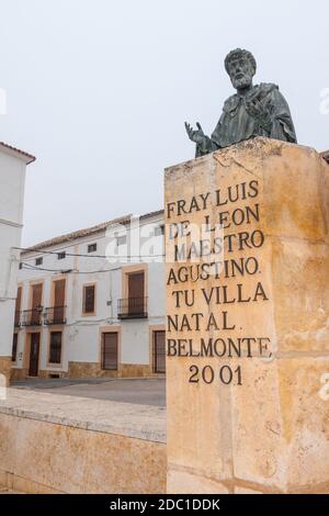 Estatua de Fray Luis de León. Provincia de Cuenca. Castilla la Mancha. España. Stockfoto