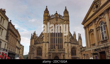 Die Abbey Church of Saint Peter and Saint Paul (aka Bath Abbey) in Bath, Großbritannien Stockfoto