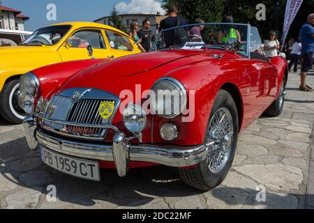 MG MGA Cabriolet 1960. Legendärer britischer klassischer 2-Türer mit offenem Oberteil im Vintage-Stil. Stockfoto