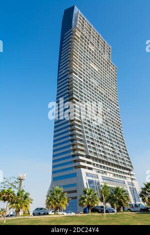 Wolkenkratzer an der Jeddah Corniche, 30 km Küstenresort der Stadt Jeddah mit Küstenstraße, Erholungsgebieten, Pavillons und bürgerlichen Bildhauerei Stockfoto