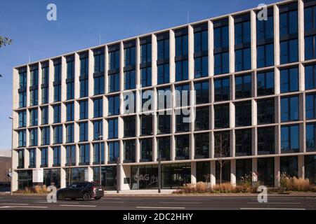 Der Hauptsitz der GAG Immobilien AG im Kölner Stadtteil Kalk. Die Hauptverwaltung der GAG Immobilien AG im Stadtteil Kalk, Köln Stockfoto