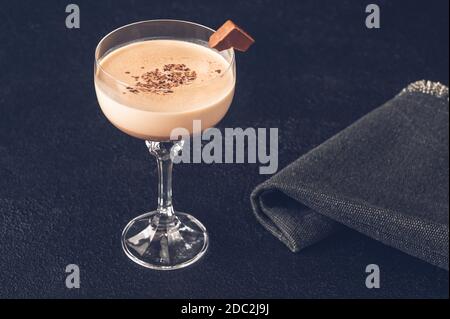 Alexander Cocktail aus Cognac, Creme und Creme de Cacao Stockfoto