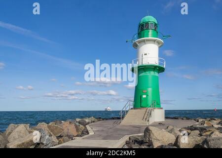 Deutschland, Leuchtturm Westmole von WarnemÃ¼nde in Mecklenburg-Vorpommern Stockfoto