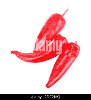 Roter Chilli Pfeffer Gegen Weißen Hintergrund. Chilli Peppers sind weit verbreitet in vielen Küchen als Gewürz verwendet, um Wärme zu Gerichten hinzuzufügen Stockfoto