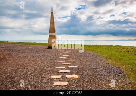 Der Obelisk der Jurassic Coast Geoneedle in Orcombe Point, Devon, England Stockfoto