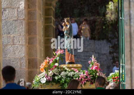 ABADIA, AMARES, PORTUGAL - 15. August 2017: traditionelle religiöse Prozession von Senhora da Abadia in Amares, Portugal Stockfoto