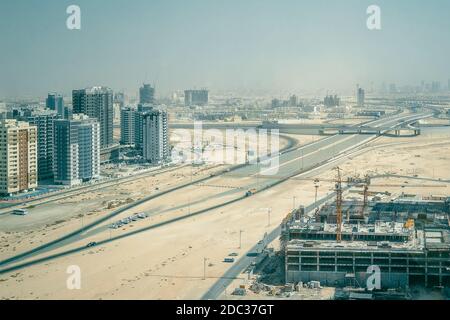 Große Baustelle in Dubai. Luftaufnahme. Stockfoto
