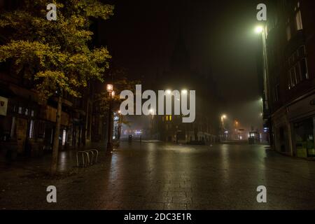 Morgennebel bei Speakers Corner in Nottingham City, Nottinghamshire England Stockfoto