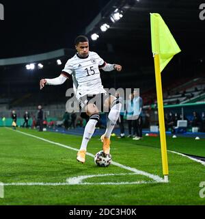 Braunschweig, Deutschland. November 2020. Ismail Jakobs (Deutschland). GES/Fußball/Europameisterschaft Qualifikation: Deutschland U21 - Wales U21, 11/17/2020 Fußball/Fußball: Euro Qualifier Under 21: Deutschland gegen Wales, Braunschweig, 17. November 2020 Credit: dpa/Alamy Live News Stockfoto