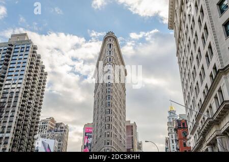 Historisches Flatiron Building, dreieckiges, 22-stöckiges Stahlgerahmtes Wahrzeichen in Manhattan, New York City, USA Stockfoto