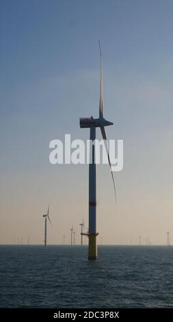 Offshore-Windturbine in Geman Nordsee Offshore-Windpark Stockfoto