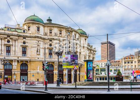 Das Arriaga antzokia auf Baskisch oder Teatro Arriaga auf Spanisch ist ein Opernhaus in Bilbao, Spanien. Es wurde im neobarocken Stil vom Architekten Joaquín erbaut Stockfoto