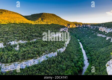 Ebro River Canyon. Naturpark Hoces del Alto Ebro und Rudrón. Pesquera de Ebro, Burgos, Spanien, Europa Stockfoto