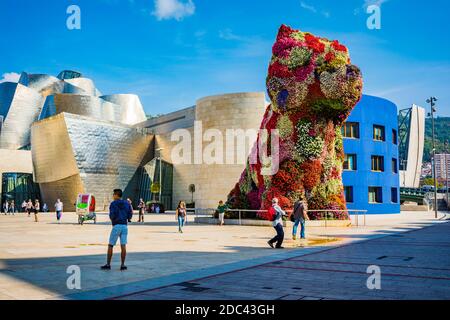 Welpe von Jeff Koons vor dem Guggenheim Museum. Bilbao, Biskaya, Baskenland, Spanien, Europa Stockfoto