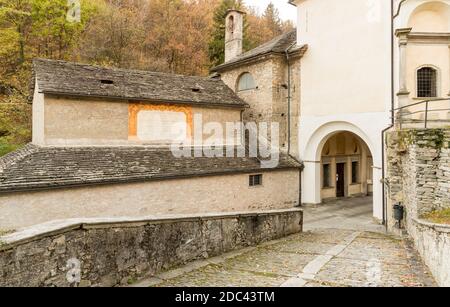 Heilige Berg Kalvarienberg von Domodossola, ist ein römisch-katholisches Heiligtum auf dem Mattarella Hügel, Piemont, Italien Stockfoto