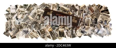 Alte nostalgische Postkarten mit einem Vintage Koffer Stockfoto