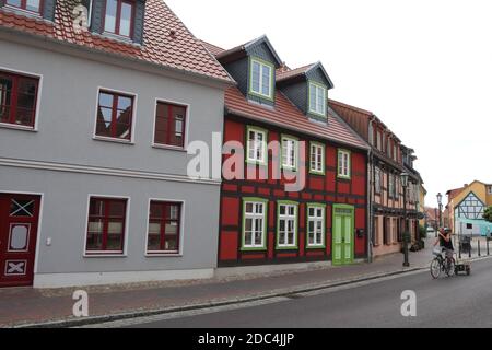 Roebel an der Müritz, Mecklenburg-Vorpommern - August 20 2020: Im Zentrum von Roebel an der Müritz, Seenplatte Mecklenburg, Deutschland Stockfoto