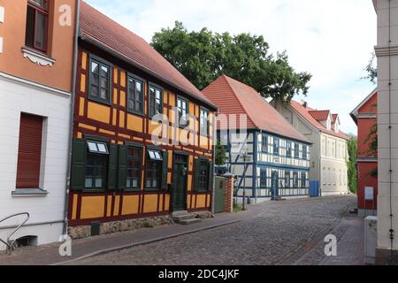 Roebel an der Müritz, Mecklenburg-Vorpommern - August 20 2020: Im Zentrum von Roebel an der Müritz, Seenplatte Mecklenburg, Deutschland Stockfoto