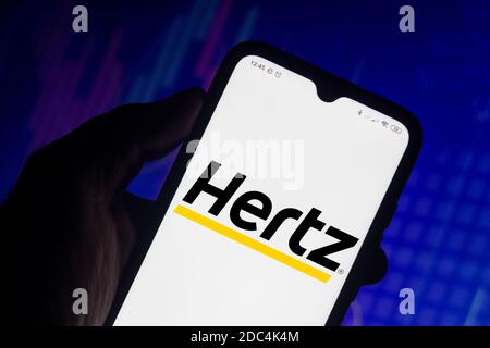 In dieser Abbildung ist das Hertz Corporation Logo auf einem Smartphone zu sehen. Stockfoto