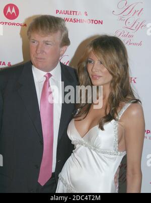 West Palm Beach, FL 3-11-2005 Donald und Melania Trump im Mar-a- Lago Club, während des Rush philanthropic Arts Foundation erste jährliche Palm Beach Benefit, KUNST FÜRS LEBEN Foto von ©JR Davis-PHOTOlink Stockfoto